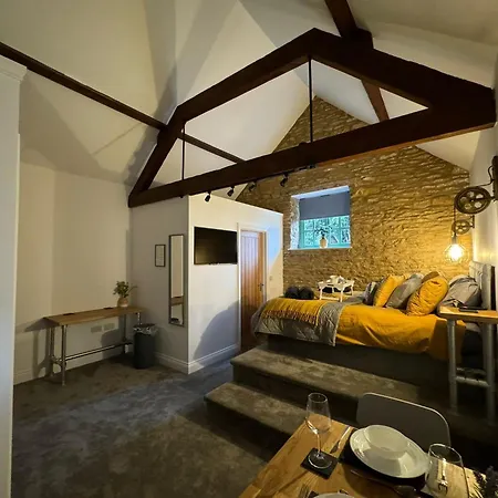 The Old Stables Apartment Northampton Exterior photo